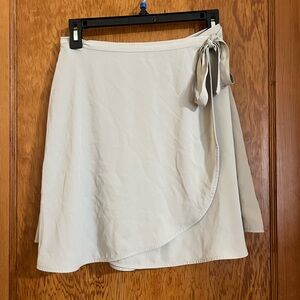 Aritzia Sunday Best Light Gray Flowy Wrap Skirt - Sz 8